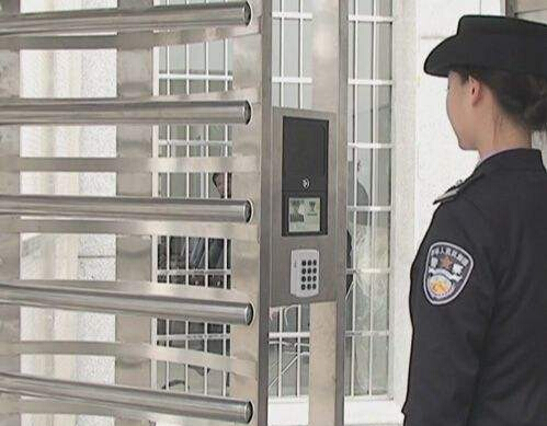 人證對(duì)比識(shí)別系統(tǒng)的人臉圖像特征提取方法