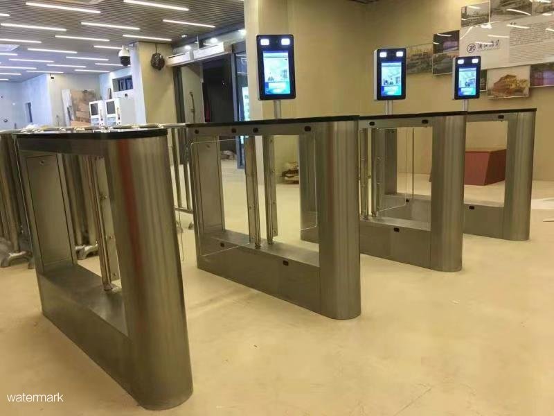 上海人臉識別速通門閘機(jī)-金陵東路外灘旅游碼頭安裝案例