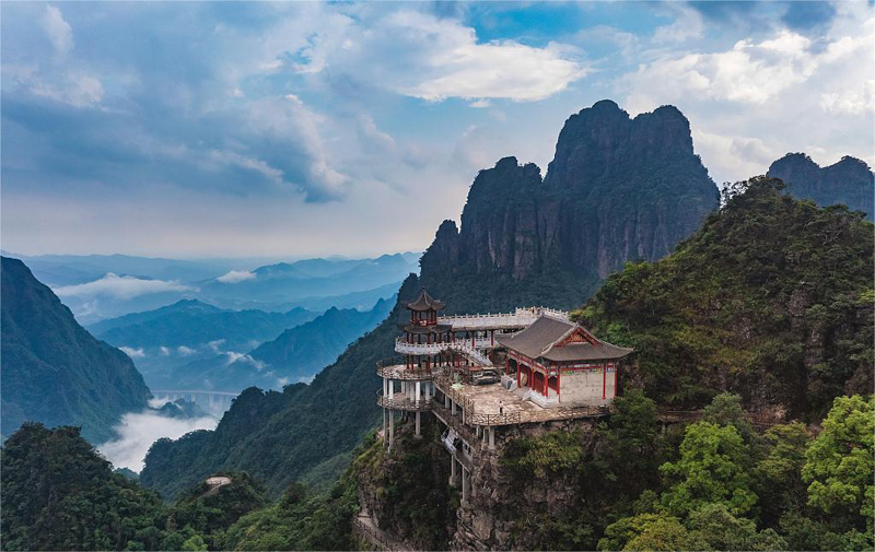 創(chuàng)新科技，開啟暢游新篇章：探索景區(qū)檢票閘機(jī)的前沿技術(shù)